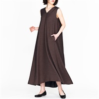 【予約受注】FRONT DRAPE V-NECK DRESS（sleeveless）｜Viscotecs make your brand(ダークブラウン-M)